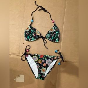 Adorable Flower Design Bikini Size Large